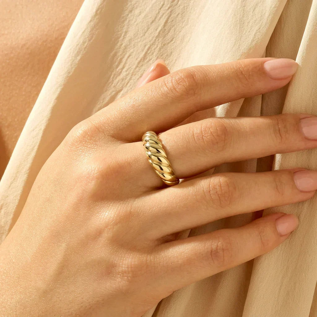 Niamh Ring | Gull