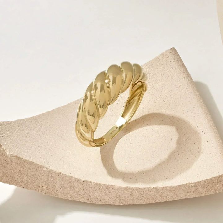 Niamh Ring | Gull
