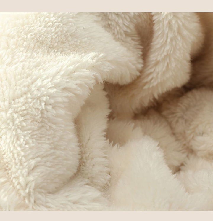 Strikket hettelue med skjerf i beige