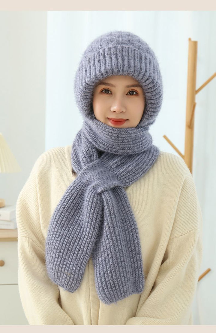 Strikket hettelue med skjerf i beige