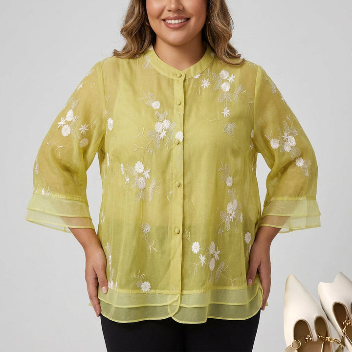 Delia | Elegant topp med broderte blomster
