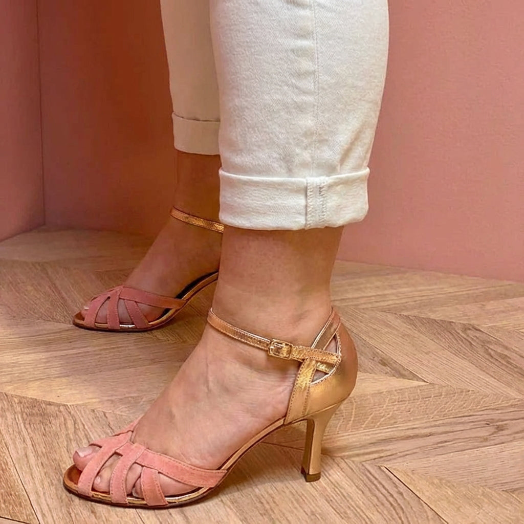HØYHELTE SANDALER MED STROPPER