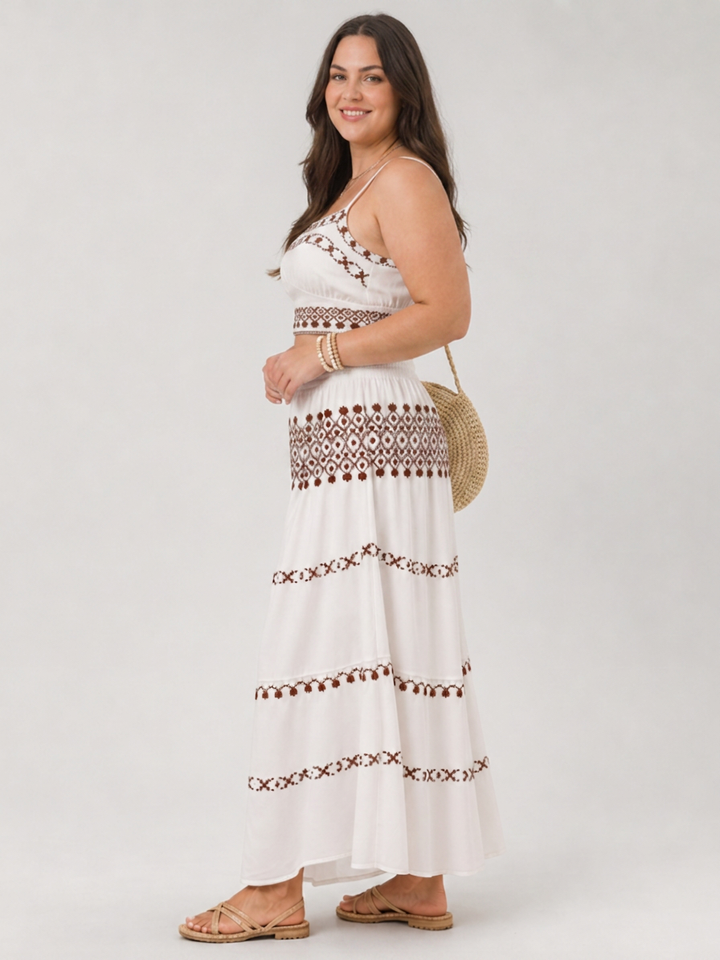 Bellamy | Spaghetti Stropp Brodert Detalj Midi Kjole