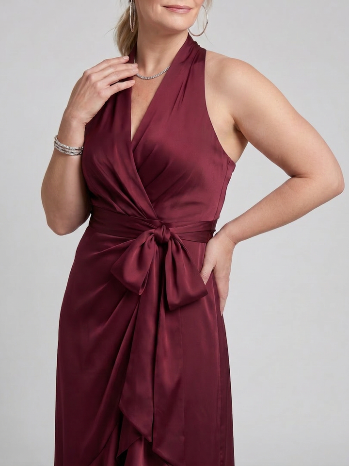Amina | Halter Neck Wrap Asymmetrisk Hem Midi Kjole