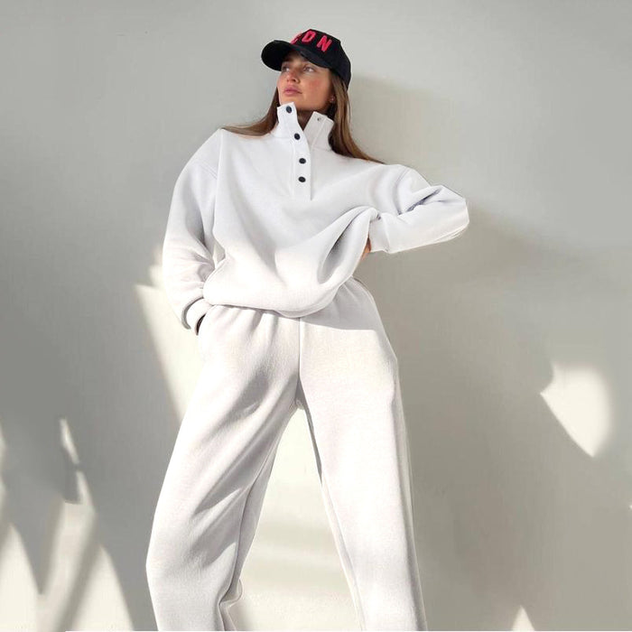 Hedda | Oversized kosedress med ståkrage og joggebukse
