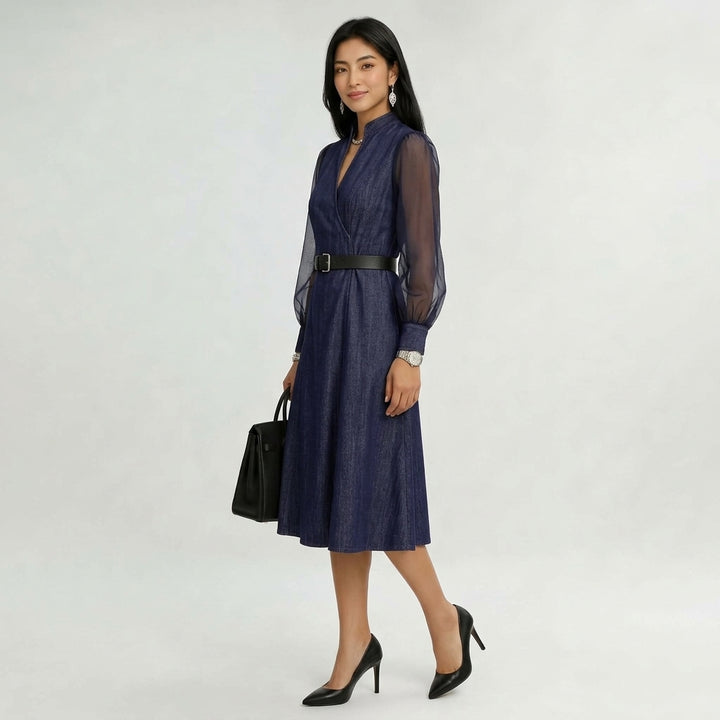 Etta Blue Denim Wrap Midi Kjole med Gjennomsiktige Ermer og Belte