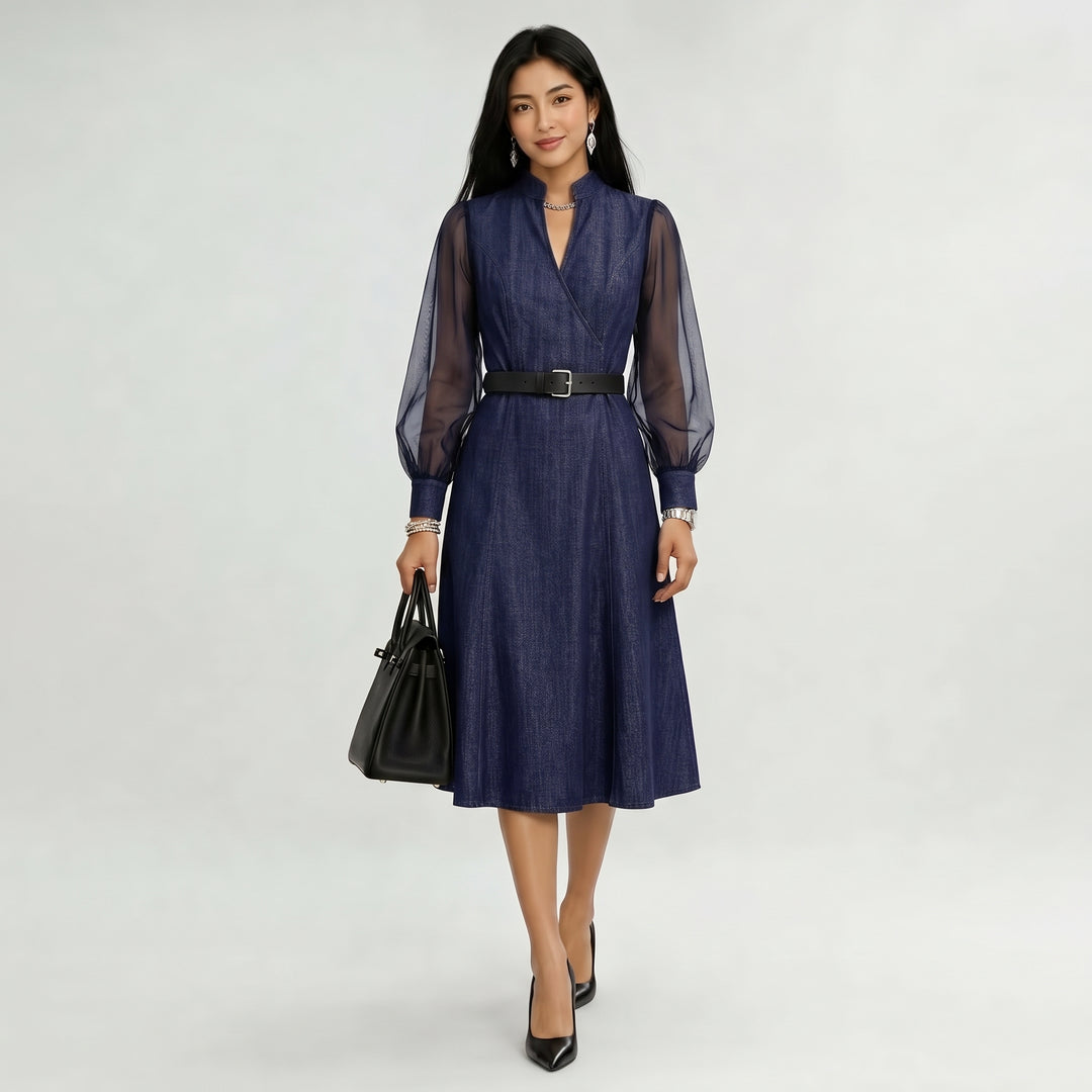 Etta Blue Denim Wrap Midi Kjole med Gjennomsiktige Ermer og Belte