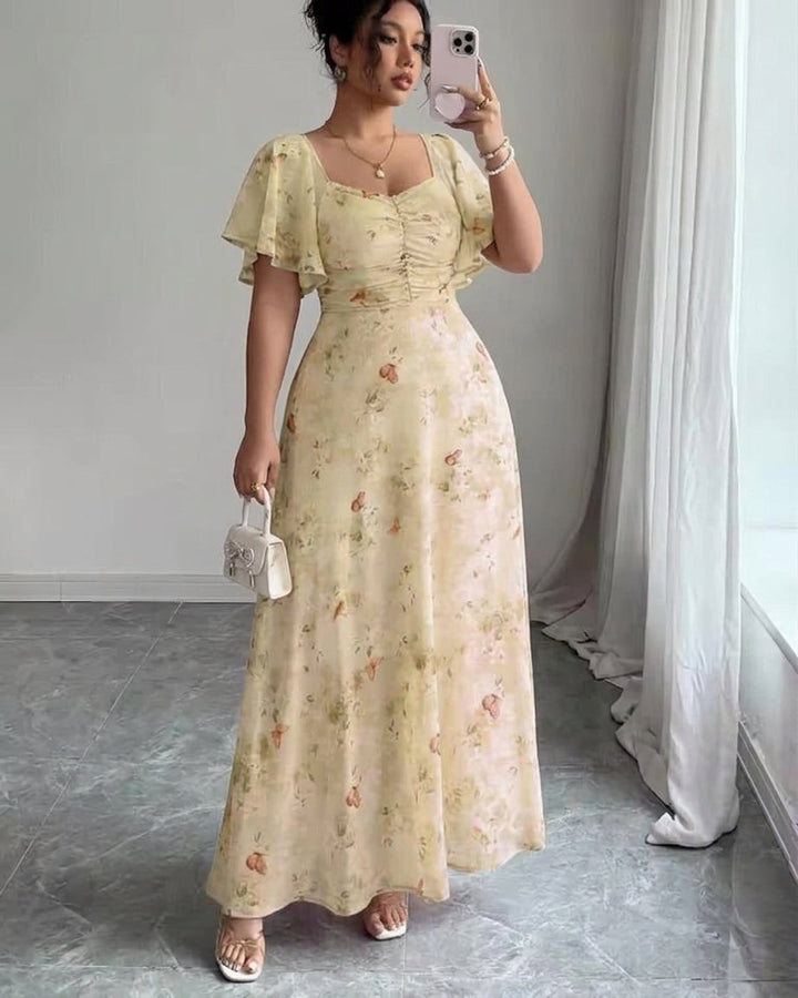 Naomi – Elegant Slim Kjole med Volangerm