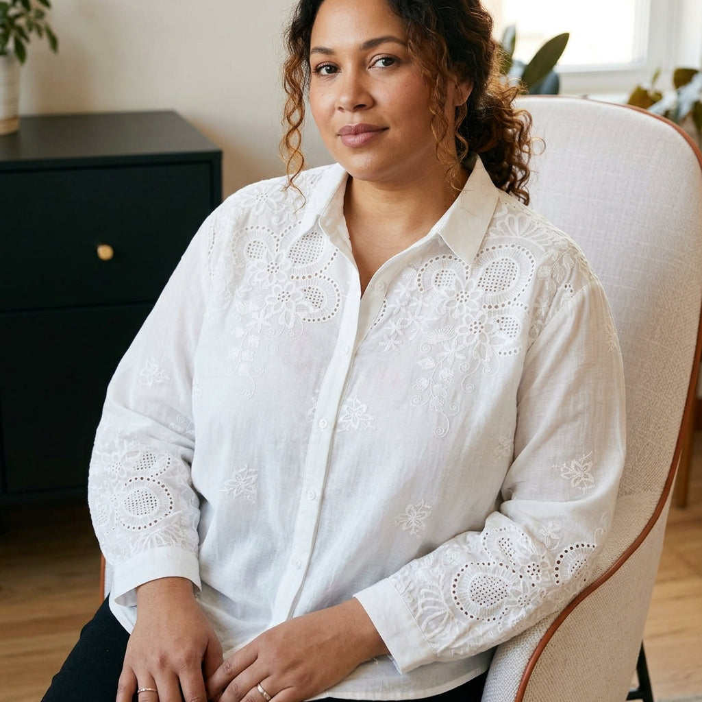 Yasmin - Ren Bomull Schiffly Brodert Skjorte