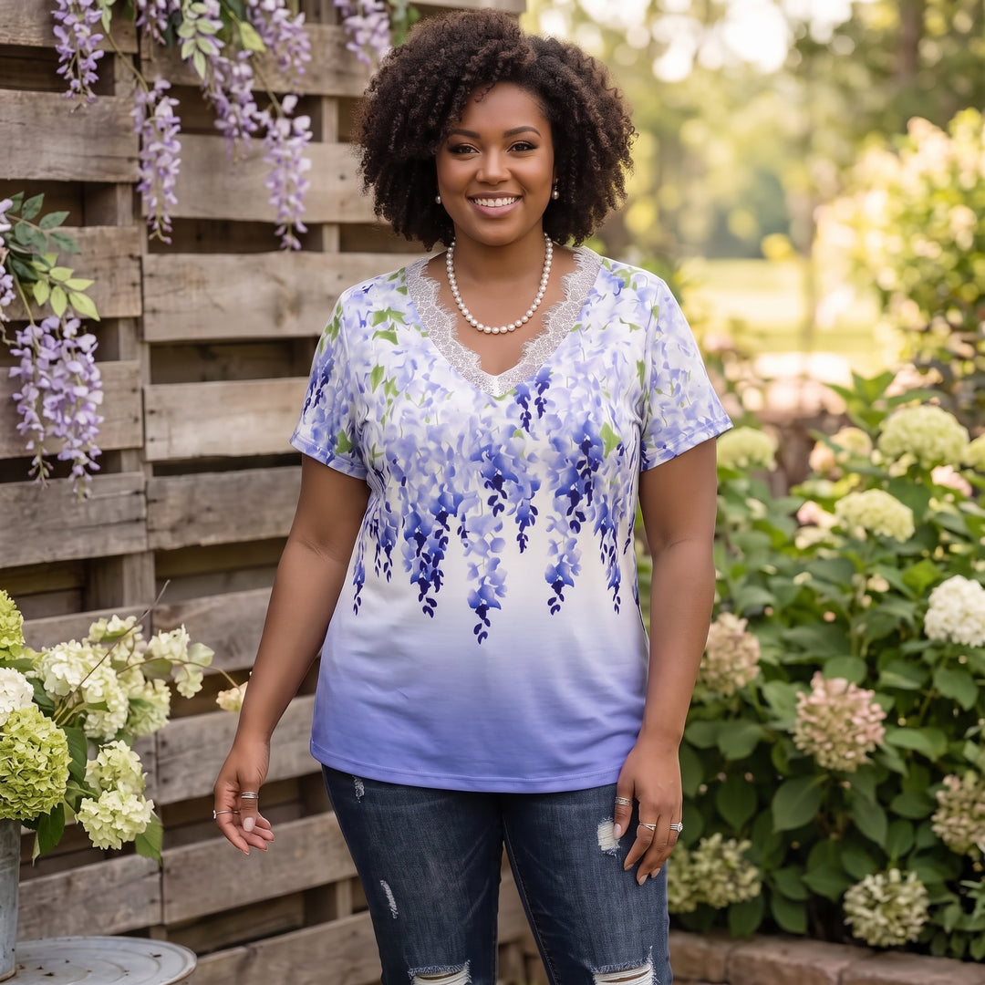 Noa | Vintage Bohemian Blomstertrykk Kvinne T-skjorte