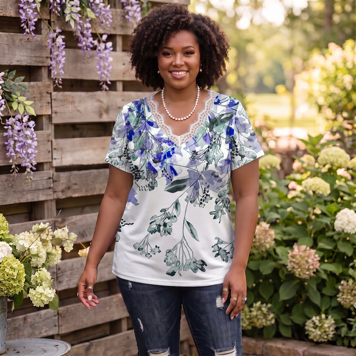 Noa | Vintage Bohemian Blomstertrykk Kvinne T-skjorte