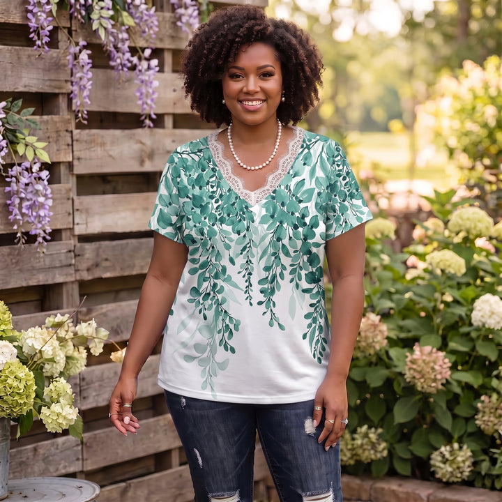 Noa | Vintage Bohemian Blomstertrykk Kvinne T-skjorte
