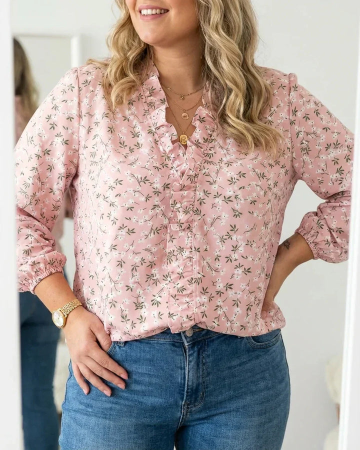 Magnolia | Feminine Bluse med Lekne Volanger
