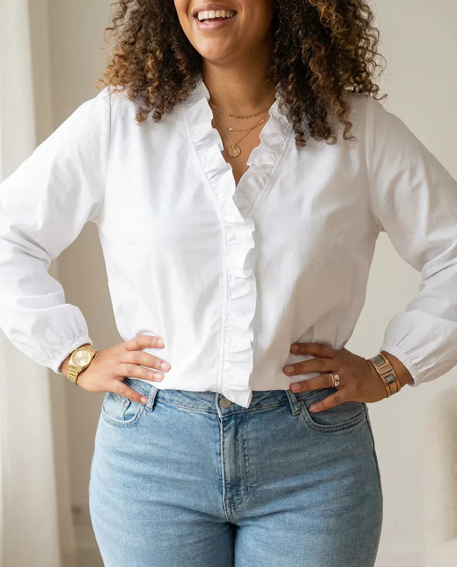 Magnolia | Feminine Bluse med Lekne Volanger