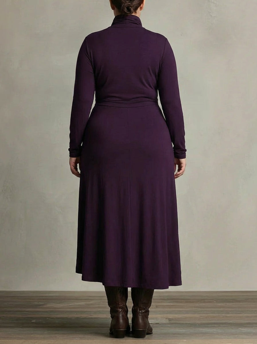 MONROE | PLEATET ASYMMETRISK HØY KRAGE MAXI KJOLE