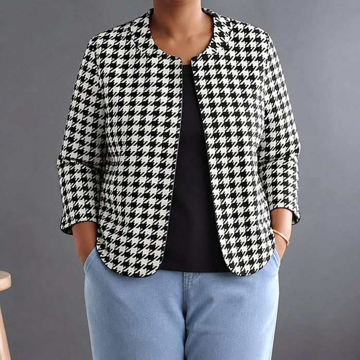 Dame Houndstooth Bluse med Spiss Krage og Boxy Passform