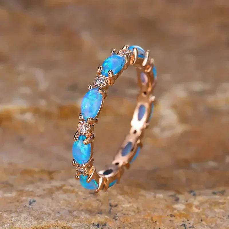 Elegant Blå Opal Ring | Gull