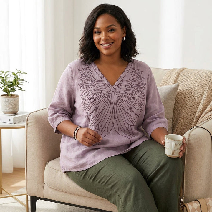Alba - Stilfull V-Hals Top med Ren Bomull og Broderte Detaljer